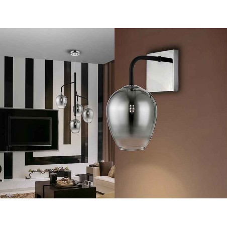 Aplique de pared negro y cromo IZAR de Schuller